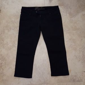 dELia*s capris jean. Black like new. 9/10